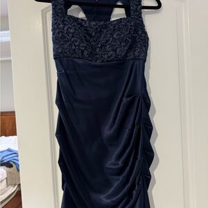 Elegant Navy Blue Lace Evening Dress